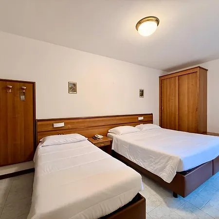 Montegrino Lakeview Hotel